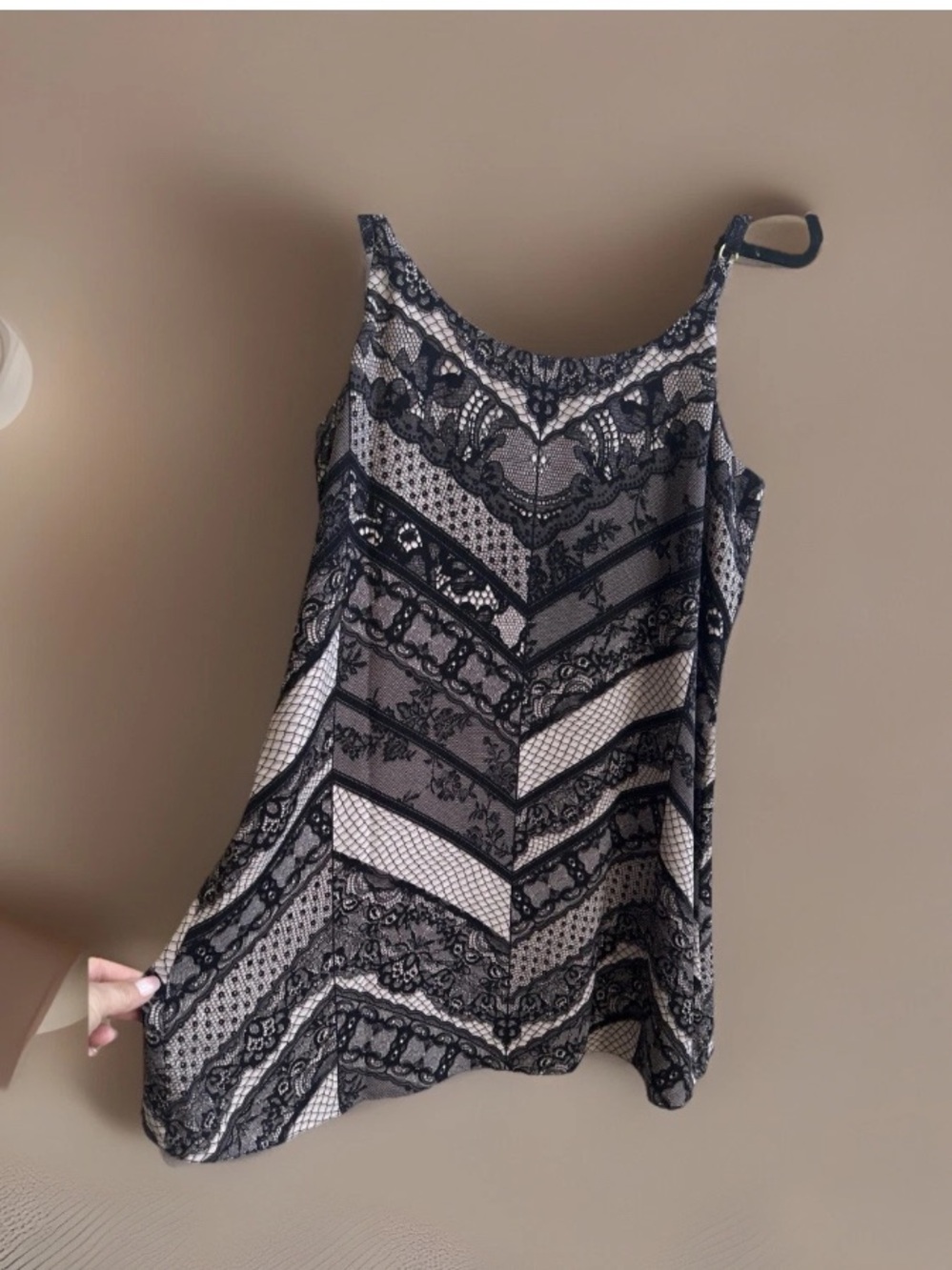 ☀️CAbi Blk&White Lace-Print Camisole Tunic Tank Classy Summer Flirty Boutique M